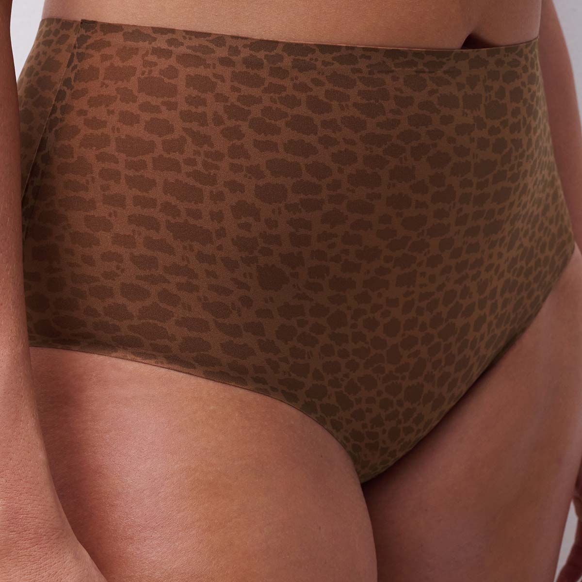 Chantelle SoftStretch maxi trusse, brun - C11D70 - C60 - Wild Brown