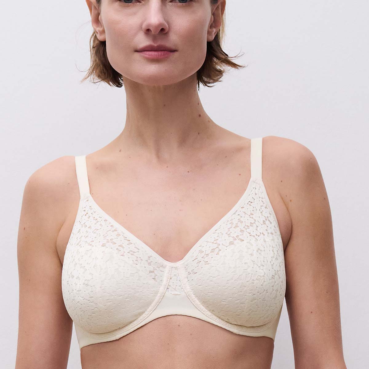 Chantelle EasyFeel Norah BH med bøjle, natural - C13F10 - 0NL - Talc