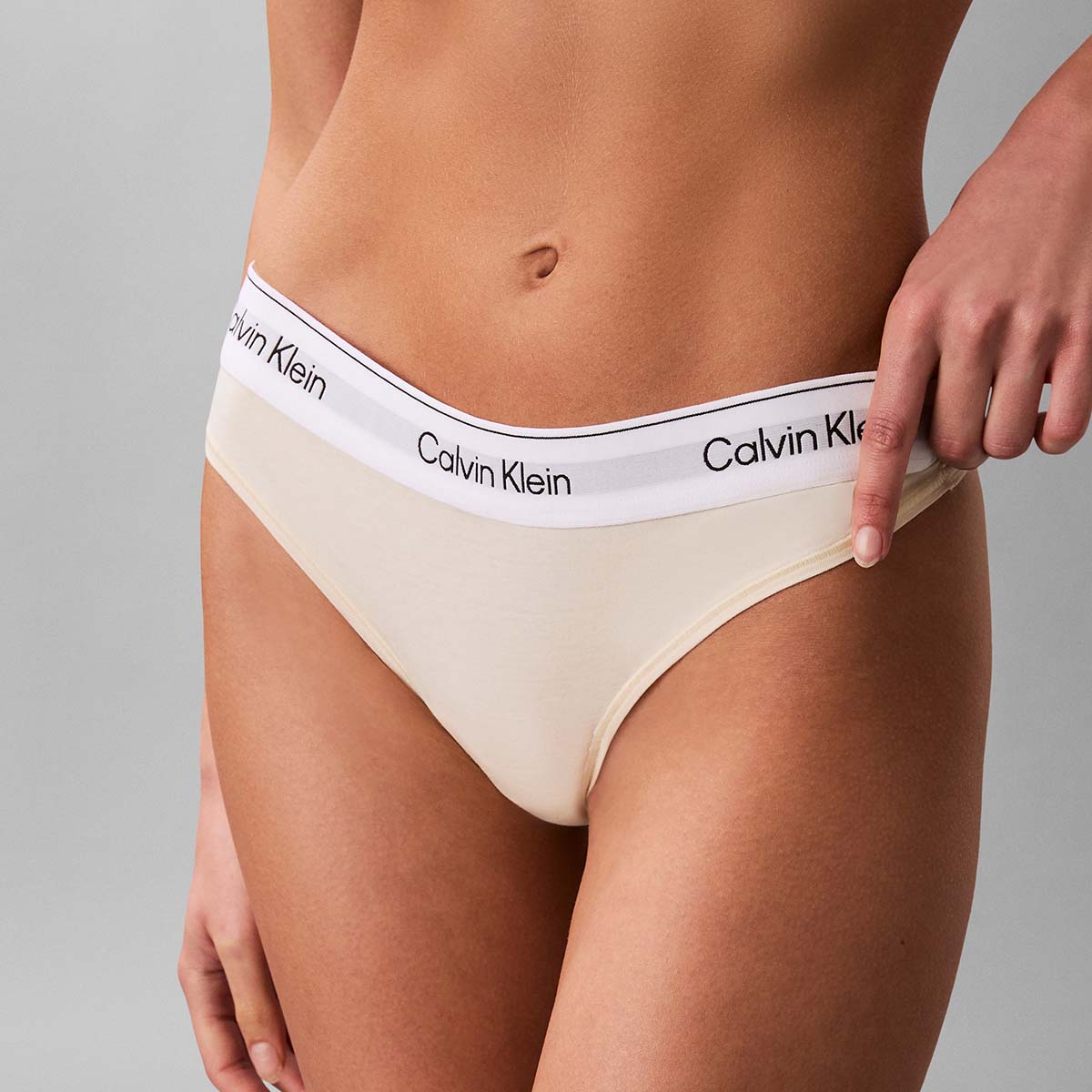 Calvin Klein Icon g-streng, gul - LV00QF8518 - ZRK - Pear Sorbet