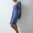 Triumph Comfort Allure morgenkåbe, blå - 10229168 - 7873 - Indigo Veil